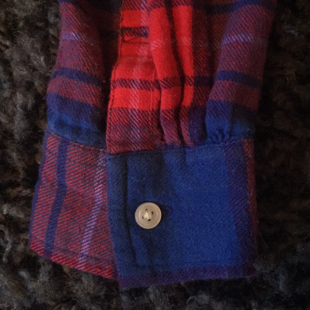 A red and blue flannel! - Picture 5 of 5